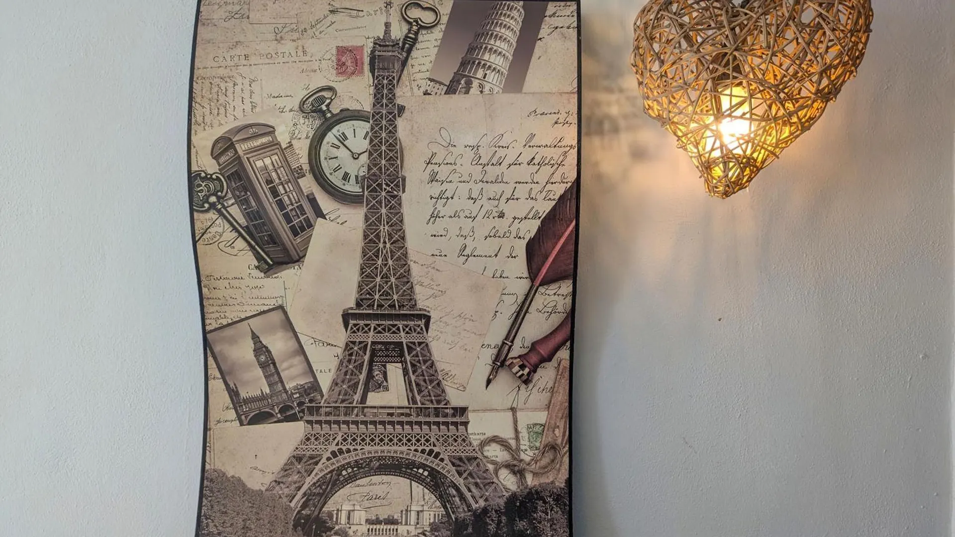 B3 Romantic Beachside Escape Paris Theme Memory Foam King Bed Kitchen Ac Playa del Carmen Apartment